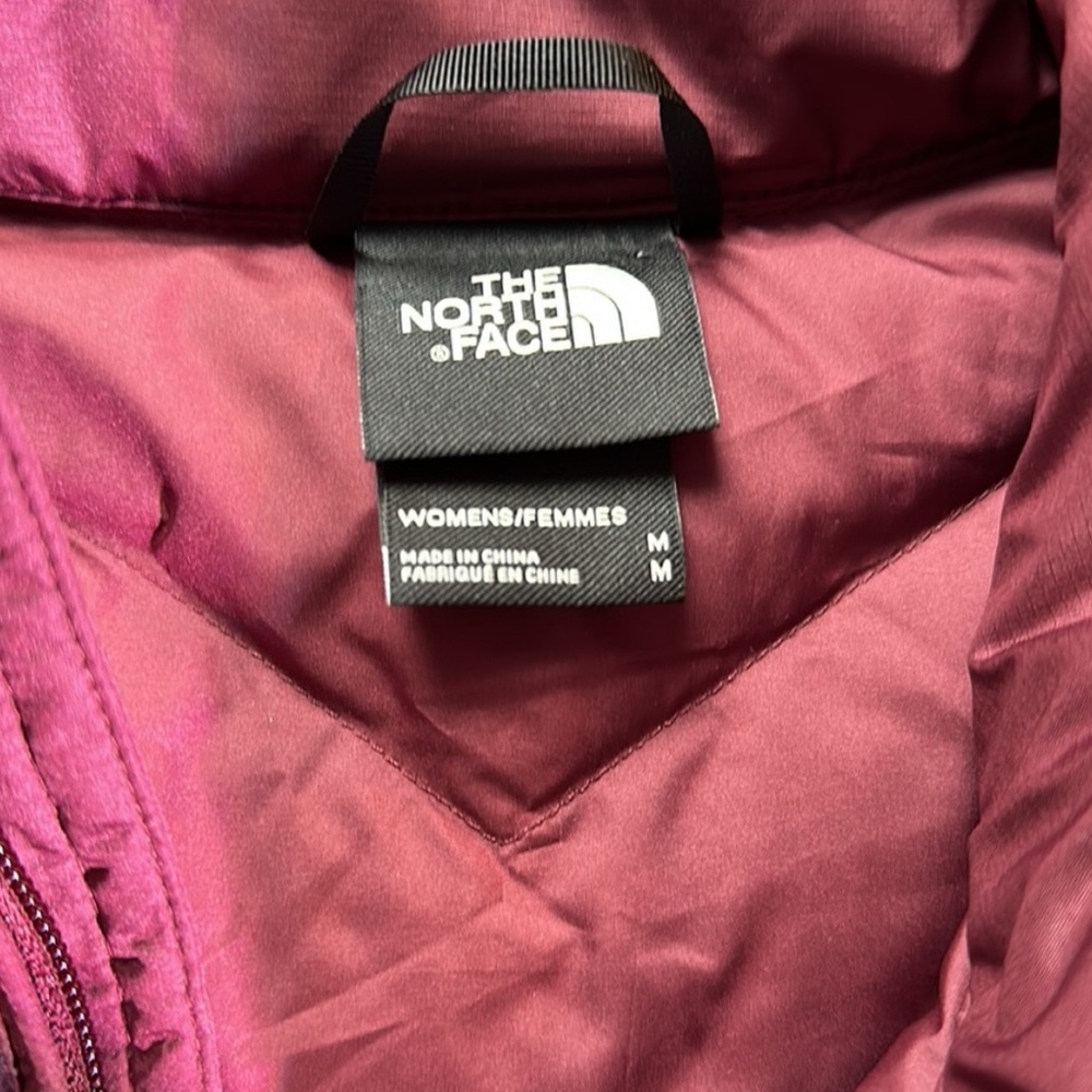 The North Face Women's Puffer Vest size Medium - Picture 4 of 5